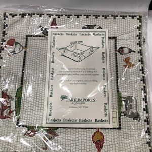 Vintage Park Imports Cotton Bread Casserole Holder Basket Barn Farm Animals 8x8